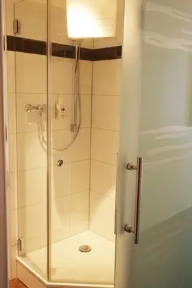 Business Tek Büyük Yataklı Oda