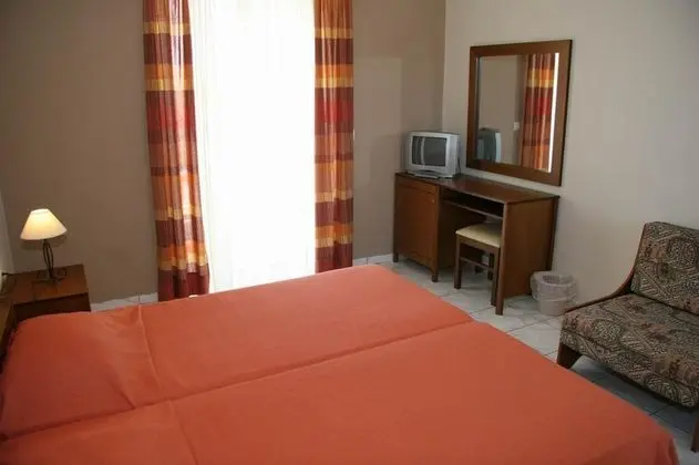 1 Çift Kişilik Veya 2 Tek Kişilik Yatak Standard