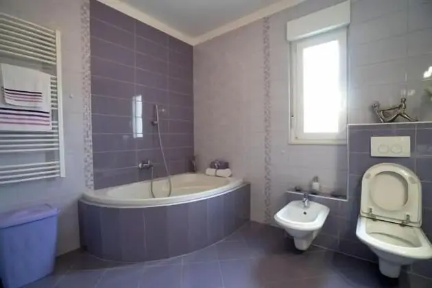 Villa (Four Bedroom Villa with Pool)