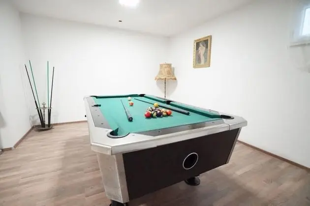 Villa (Four Bedroom Villa with Pool)