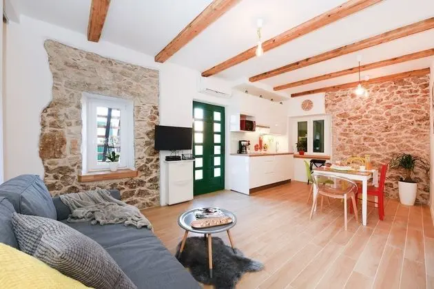 Ev (Daniela - sweet house near beach - H()