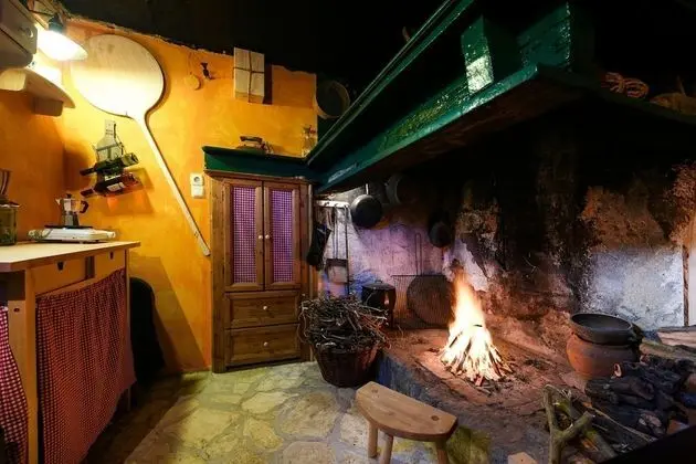 Ev (Daniela - sweet house near beach - H()