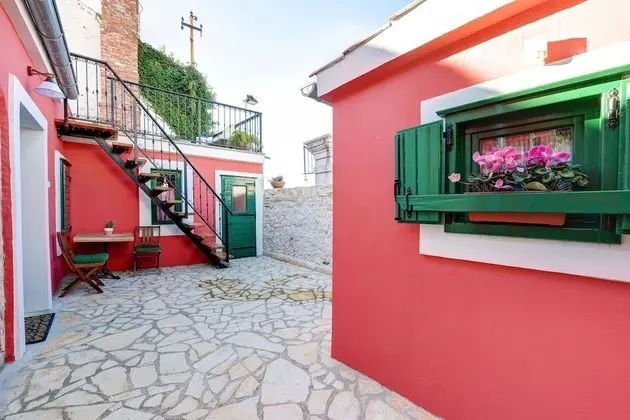 Ev (Daniela - sweet house near beach - H()