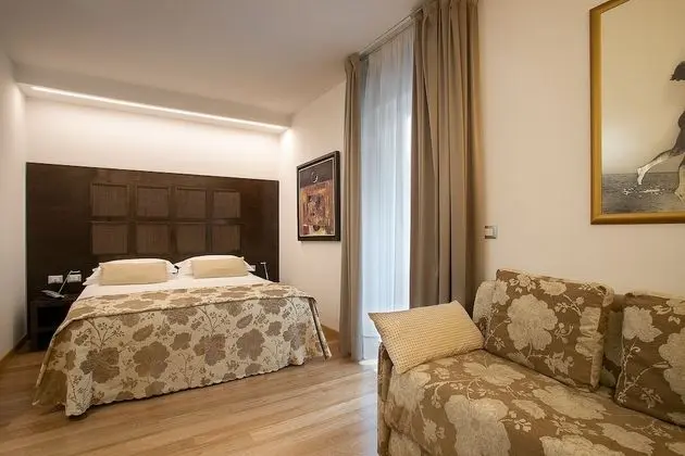 Deluxe Tek Büyük Yataklı Oda