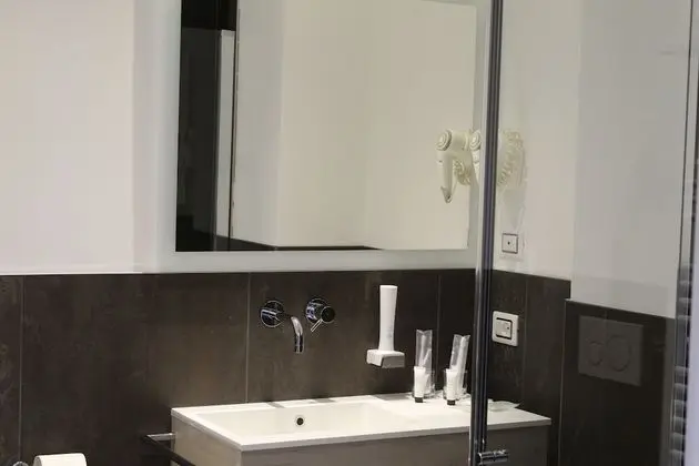 Deluxe Tek Büyük veya İki Ayrı Yataklı Oda, Göl Manzaralı