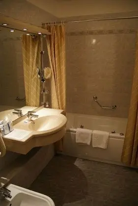 Standard Tek Büyük veya İki Ayrı Yataklı Oda