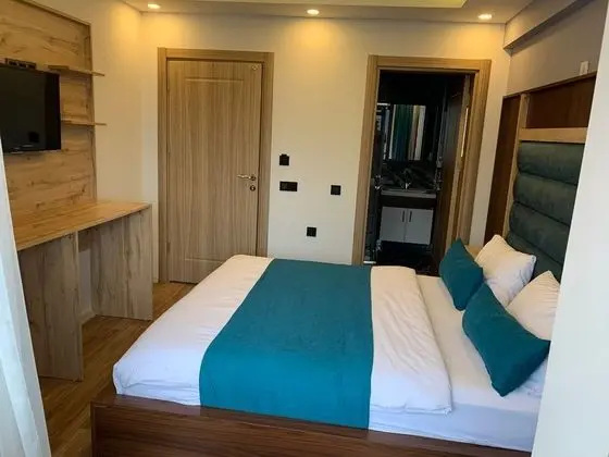 DELUXE  GÖL MANZARALI ÇİFT KİŞİLİK ODA  - 203 303