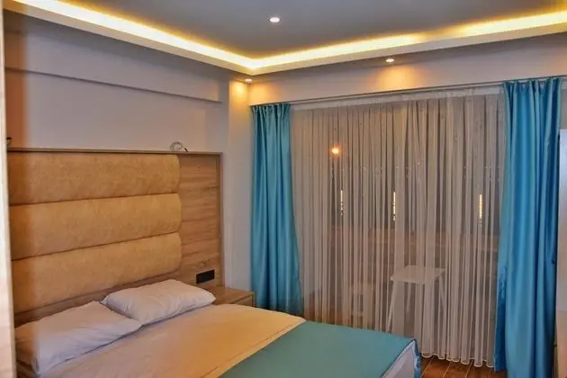 DELUXE  GÖL MANZARALI ÇİFT KİŞİLİK ODA  - 203 303