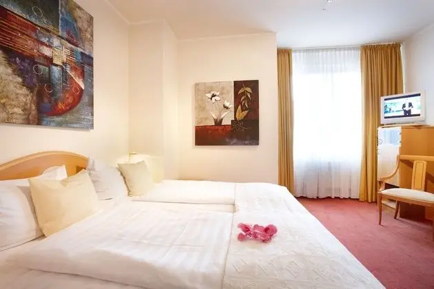 Standard Oda, 1 En Büyük (King) Boy Yatak, Küvet (1 King Bed)