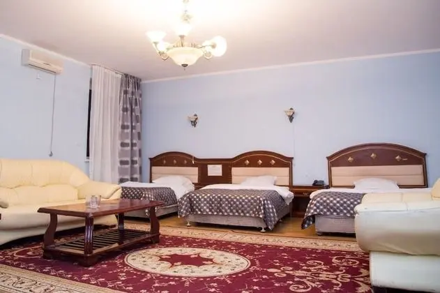 Üç Kişilik Oda, Şehir Manzaralı