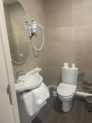 Üç Kişilik Oda