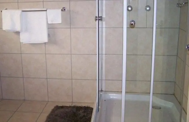 Business Tek Büyük Yataklı Oda