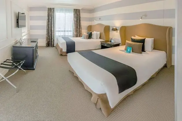 Süit (2 Double Beds)
