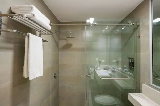 Süit (2 Double Beds)