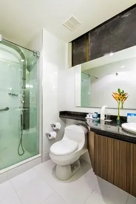 Junior Süit, 1 Büyük (Queen) Boy Yatak ve Çekyat