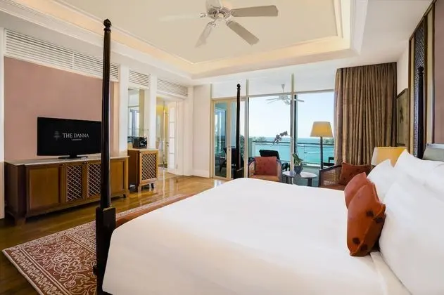 Grand Viceroy Sea View