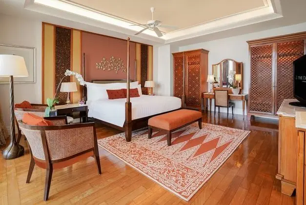 Grand Viceroy Sea View
