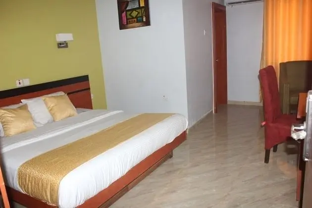 Deluxe Tek Büyük Yataklı Oda