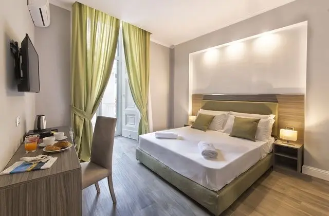 Superior Tek Büyük Yataklı Oda (with Extra Bed)