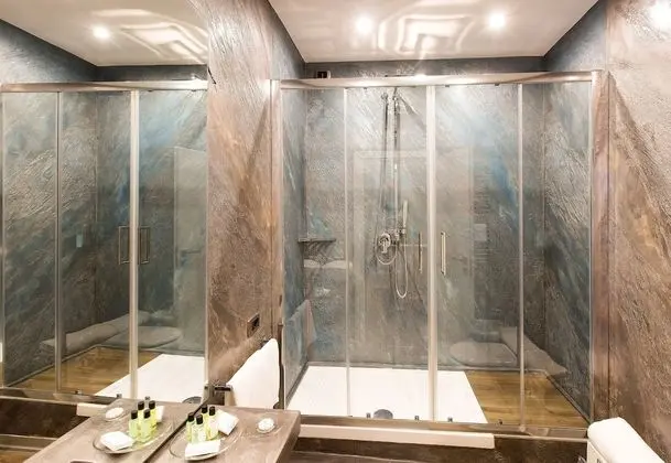 Superior Tek Büyük Yataklı Oda (with Extra Bed)