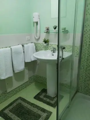 Basic Tek Büyük Yataklı Oda, Banyolu/Duşlu