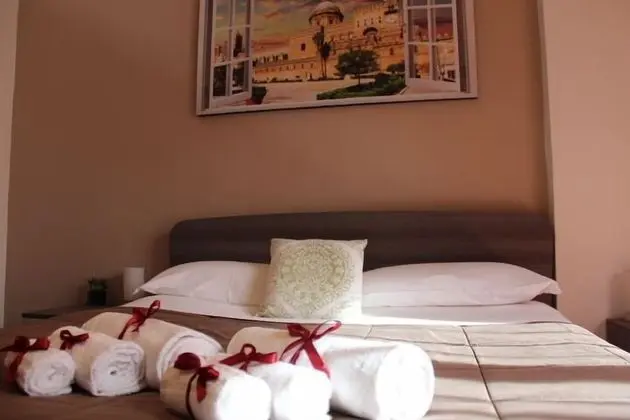 Classic Tek Büyük Yataklı Oda, Ortak Banyo, Şehir Manzaralı (Cattedrale)