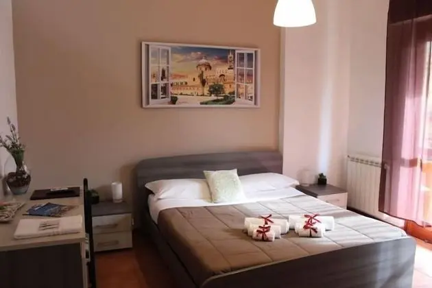 Classic Tek Büyük Yataklı Oda, Ortak Banyo, Şehir Manzaralı (Cattedrale)