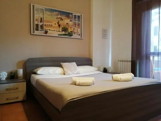 Classic Tek Büyük Yataklı Oda, Ortak Banyo, Şehir Manzaralı (Cattedrale)