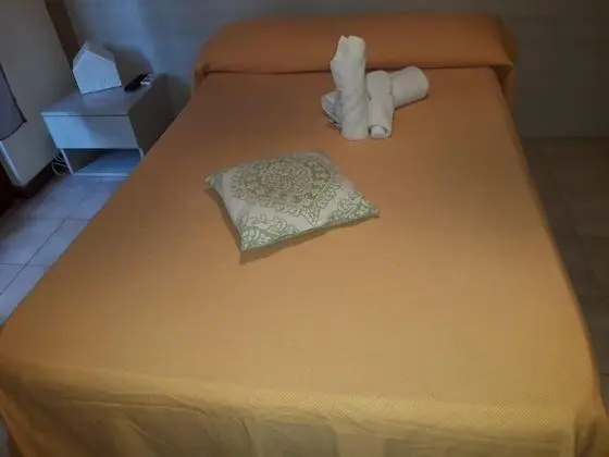 Standard Tek Büyük Yataklı Oda, Ortak Banyo, Şehir Manzaralı (Politeama)