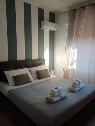 Standard Tek Büyük Yataklı Oda, Ortak Banyo, Şehir Manzaralı (Politeama)