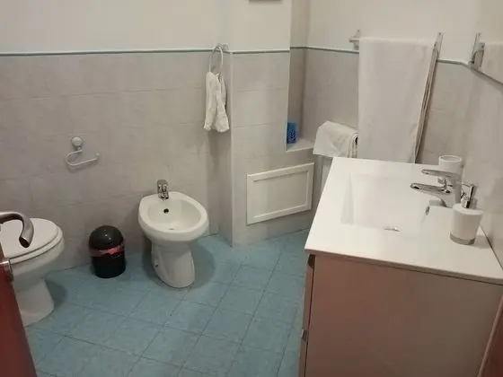 Standard Tek Büyük Yataklı Oda, Ortak Banyo, Şehir Manzaralı (Politeama)