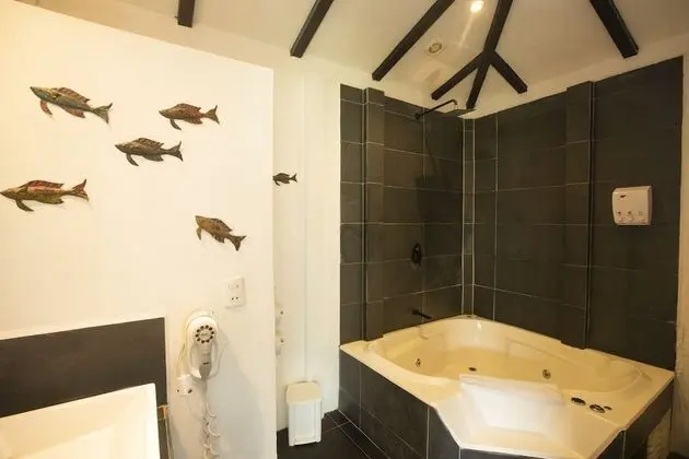 2-person Superior Bungalow Valley