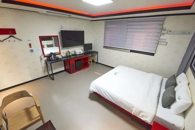 Deluxe Tek Büyük Yataklı Oda