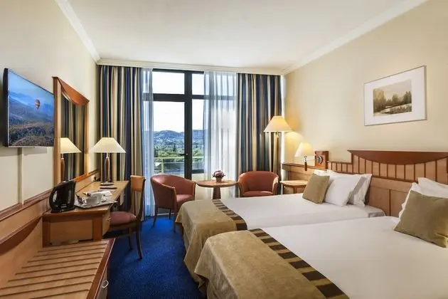 Premium İki Ayrı Yataklı Oda, Balkon, Nehir Manzaralı