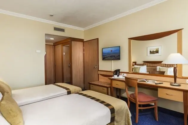 Premium İki Ayrı Yataklı Oda, Balkon, Nehir Manzaralı