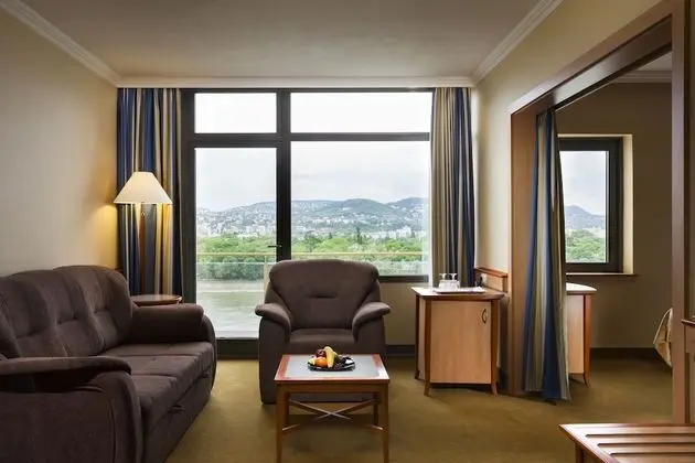 Superior Süit, Balkon, Nehir Manzaralı