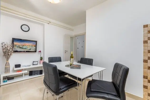 Apart Daire, 2 Yatak Odası, Teras (A1)