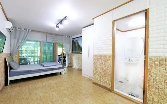 Oda (Room 101 (Couple Room))