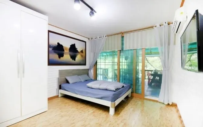 Oda (Room 102 (Couple Room))