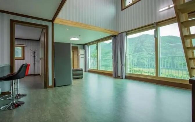 Oda (Namhan River Room 2)