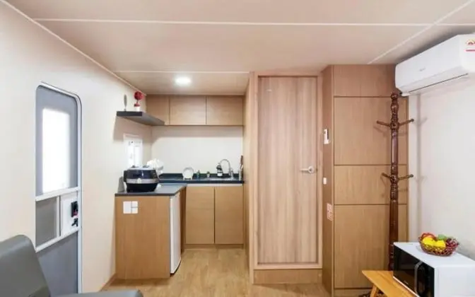 Oda (Caravan 700 Room 4)