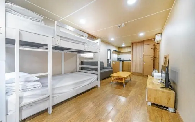 Oda (Caravan 900 Room 3)