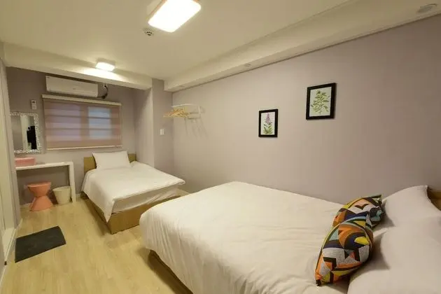 Üç Kişilik Oda
