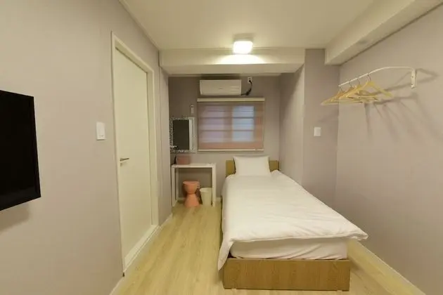 Üç Kişilik Oda