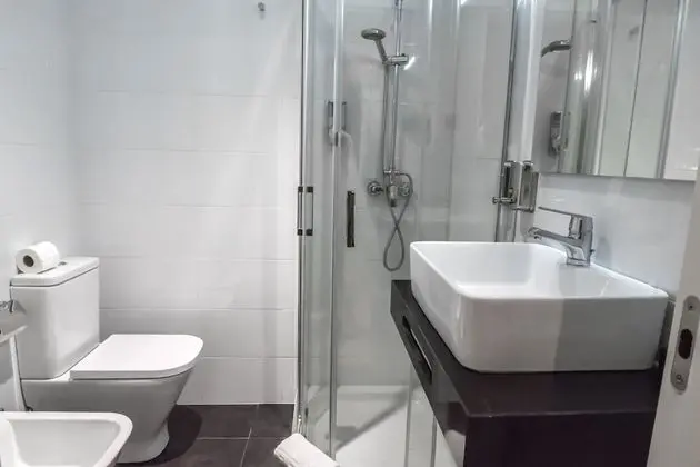 Büyük Yataklı Tek Kişilik Oda