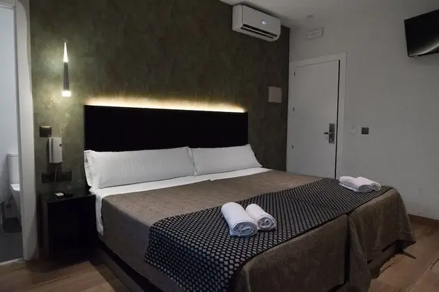 Exclusive Tek Büyük Yataklı Oda