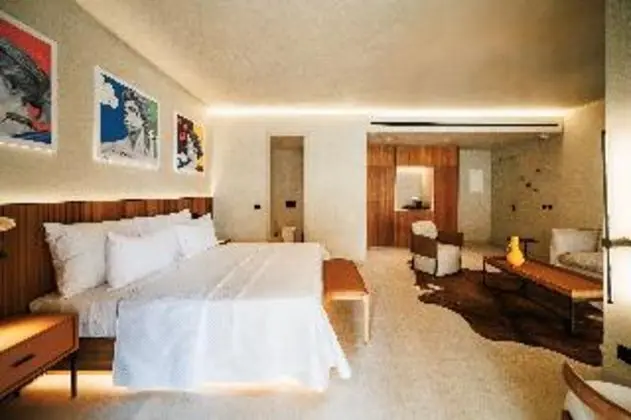 JUNIOR SUITE