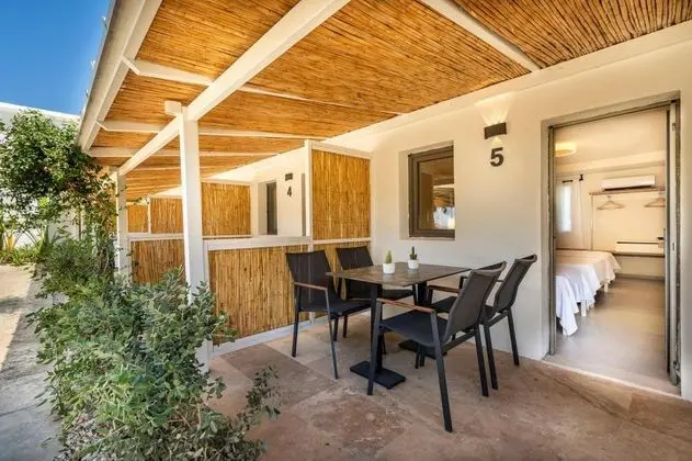 4 Kişilik Oda, Deniz veya Bahçe Manzaralı, Verandalı