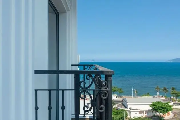 Stüdyo, Okyanus Manzaralı