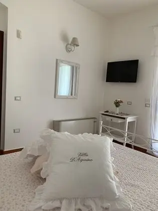 Standard Tek Büyük Yataklı Oda, Avlu Manzaralı (Camelia)